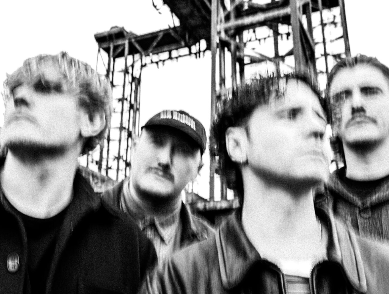 Live Music - Comforts + support